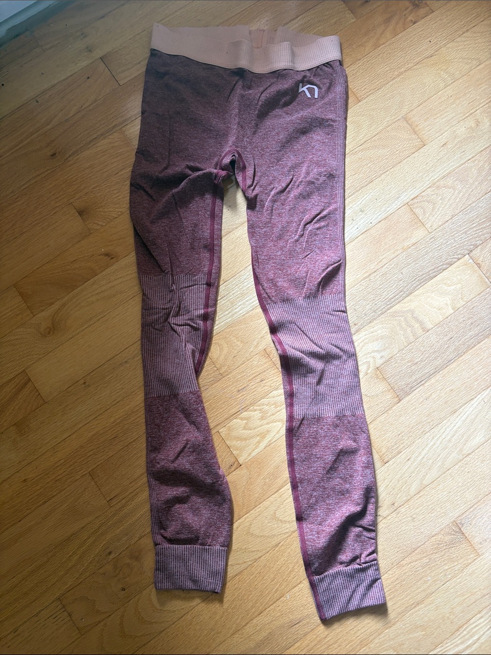 Kari Traa Maroon Seamless women’s Long underwear bottoms with Blush Waistband